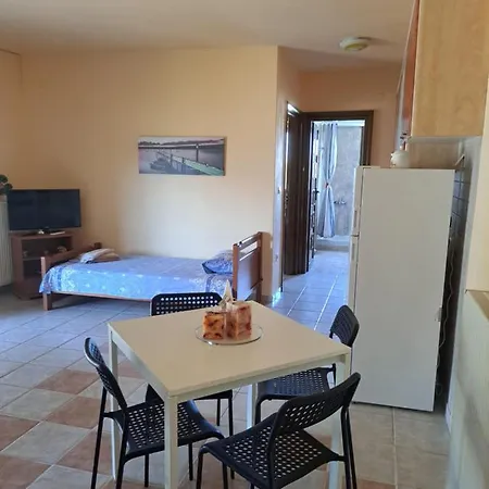 Eleonas Appartement Nea Roda
